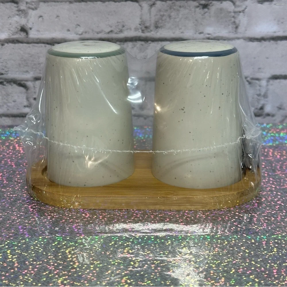 Salt And Pepper Shaker Set With Wood Base Beige NEW